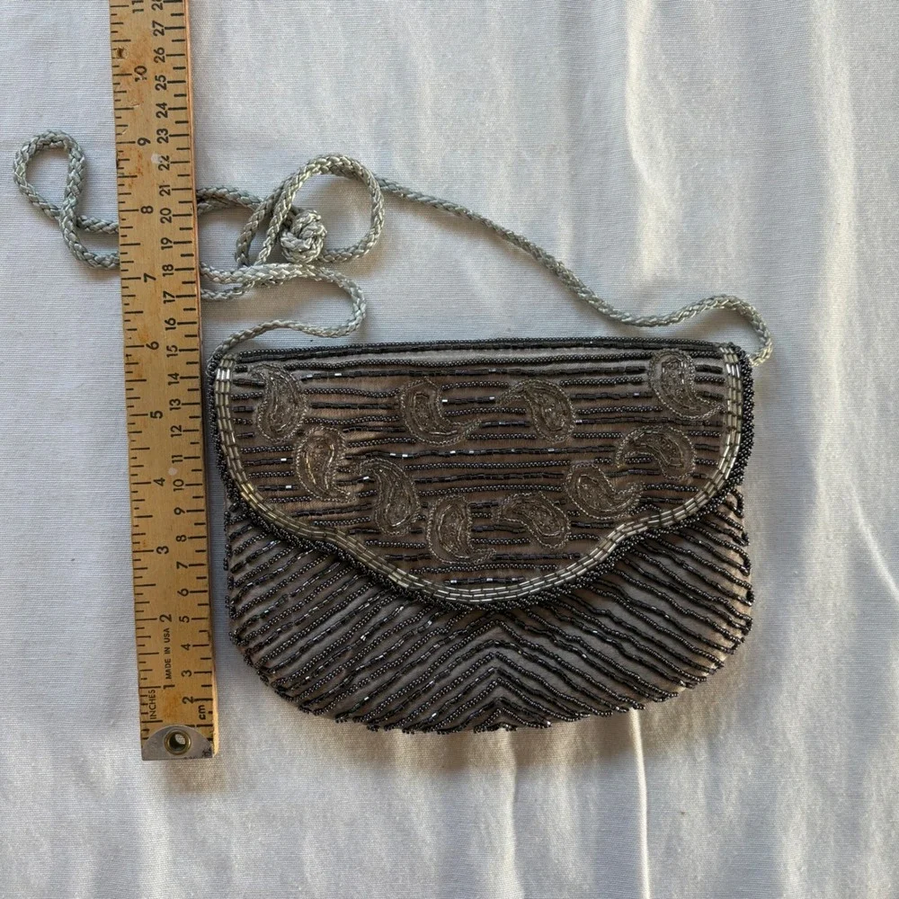 La Regale LTD Beaded Paisley Clutch‎ Evening Bag Silver Chain Handmade Macau